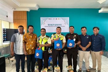 PIKK PLN Mempawah berbagi kasih di Hari Listrik Nasional ke-80
