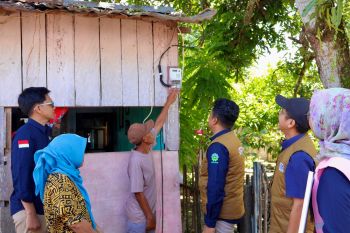 PLN Suluttenggo sambung listrik gratis bagi 165 keluarga
