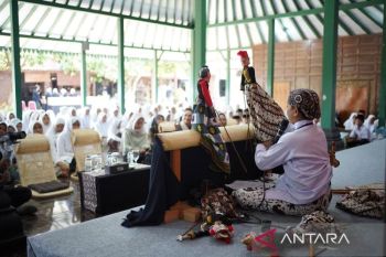 Kemkomdigi edukasi santri jadi Sahabat Tunas lewat wayang golek