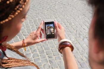 Fujifilm hadirkan instax mini LiPlay+ dukung kemudahan selfie