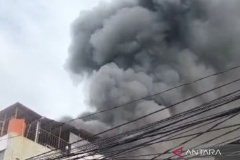 Terjadi di gang sempit, kebakaran di Gropet berpotensi meluas