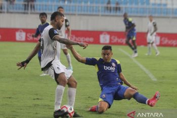 Persija taklukkan Arema 2-1, Eksel Runtukahu jadi penyelamat