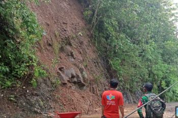 Hujan deras picu longsor dan banjir di Cilacap