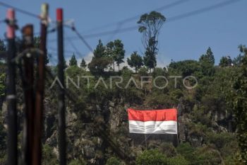 Badan Geologi sebut jatuhan batu besar di Gunung Batu adalah fenomena alami