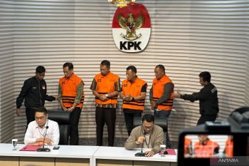KPK dalami kemungkinan Bupati Ponorogo Sugiri Sancoko terima suap dari SKPD lain