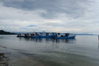 Warga diingatkan waspadai tinggi gelombang 2,5 meter di perairan Sulut