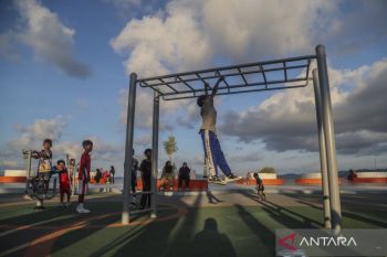 Parents' digital literacy key to preventing children's AI dependence