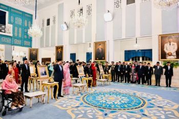 Gibran dampingi Prabowo pada penganugerahan pahlawan nasional