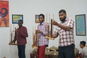 LPMB ajak mahasiswa internasional eksplorasi gamelan dan angklung bersama PGSD UMS