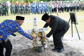 Cornelius Willem dimakamkan di TMP Sanaman Lampang