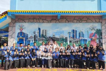 Relawan Kemenkeu ajak siswa berjuang dengan ilmu di Hari Pahlawan