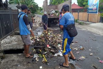 Ratusan petugas PUPR Mataram siaga antisipasi bencana hidrometeorologi