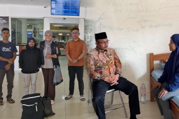 Senator Haji Uma pulangkan perempuan asal Jatim yang terlantar di Aceh