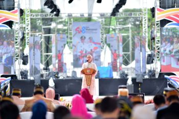 Pemprov Sulsel serahkan bantuan ketahanan pangan di HUT ke-418 Makassar