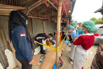 Polisi Serang evakuasi sopir pick up yang meninggal mendadak di jalan