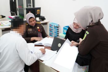 DJP Sulselbartra serahkan tersangka penggelapan pajak ke Kejari Makassar