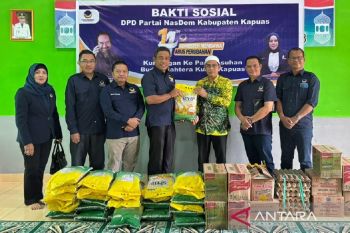 NasDem Kapuas bantu penghuni panti asuhan