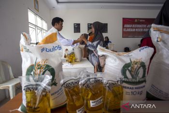 Penerima bantuan pangan di Gunung Mas bertambah