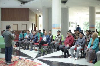 UMS lepas delegasi KMI Expo XVI, ONMIPA, dan Kompetisi Jembatan Indonesia 2025