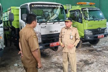 DLH Kotim terima bantuan kendaraan angkutan sampah dari pemprov