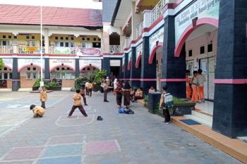 Baznas Mataram salurkan bantuan kepada 400 siswa miskin