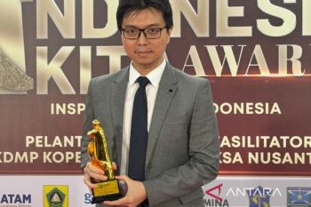 Ariawan Gunadi raih penghargaan dalam Indonesia Kita Award 2025