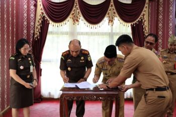 Lambar hibahkan tanah untuk Kejari guna perkuat sinergi penegak hukum