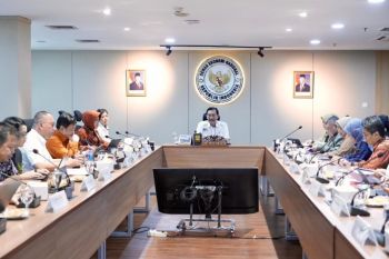 Luhut evaluasi bansos digital, bersiap integrasi data lintas lembaga