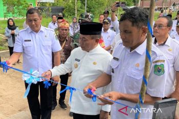 Bupati Kapuas resmikan gedung sarana publik bagi masyarakat perdesaan