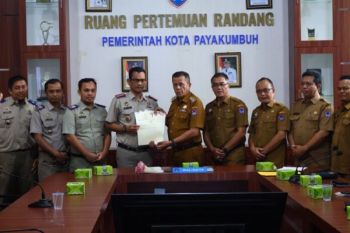 Pemkot Payakumbuh terima penyerahan sertifikasi aset