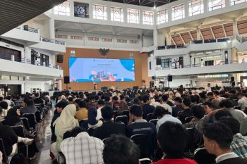 Tony Wenas ajak mahasiswa ITS pahami pertambangan berkelanjutan