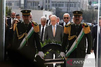 Warga Palestina peringati 21 tahun wafatnya Arafat