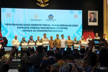 Gibran bagi insentif miliaran buat 50 daerah sukses tekan stunting