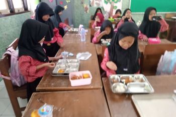 Sebanyak 9.600 sasaran 3B di Mataram sudah dapat MBG