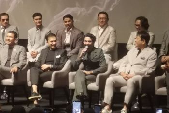 Reza Rahadian komentari persaingan "Pangku" dan "Keadilan" di bioskop