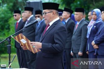 Wako Ramlan pimpin mutasi tujuh pejabat eselon II Pemkot Bukittinggi