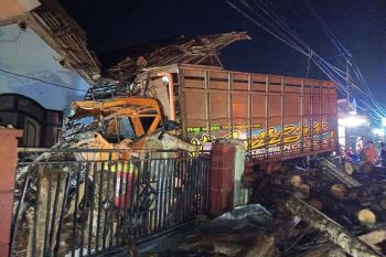 Polisi duga rem blong penyebab kecelakaan beruntun di lereng Semeru