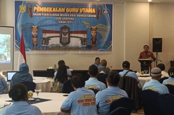 Pemkot Jayapura berikan pelatihan pembelajaran bahasa daerah Skouw bagi guru