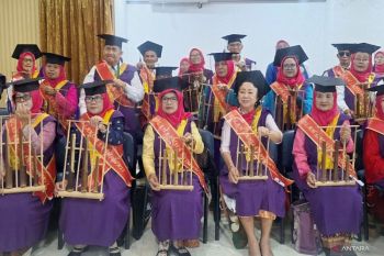 Sekolah Lansia diharapkan menjadi inspirasi semangat hidup dan belajar