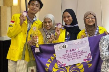 Mahasiswa FKM UI meraih juara pertama pada The 4TH IPHO 2025