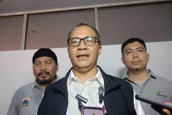 Perumda Pasar Jaya segel 20 kios di Pasar Pramuka