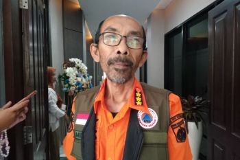 Korban banjir dan abrasi di Mataram didata
