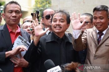 Kriminal, pemeriksaan Roy Suryo hingga penangkapan polisi gadungan