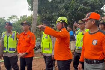 Bupati Cilacap minta percepatan pencarian korban hilang akibat longsor di Cibeunying