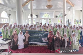 Dosen FIKes Unbrah laksanakan Pengabdian Masyarakat Edukasi Gizi Remaja untuk cegah stunting di SMA 13 Padang