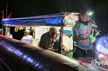 Unit Siaga SAR Dobo selamatkan lima penumpang longboat