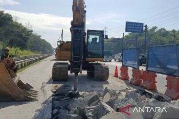 Jasamarga imbau pengendara waspadai kepadatan Tol Jakarta-Cikampek imbas perbaikan
