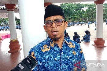 Ratusan sekolah di Serang terima bantuan layar digital pintar