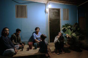 PLN hadirkan keadilan energi lewat program tirai kasi di Ndona Timur NTT