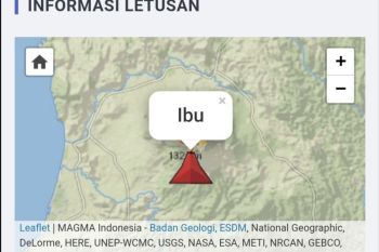 Gunung Ibu erupsi pada Sabtu tengah malam